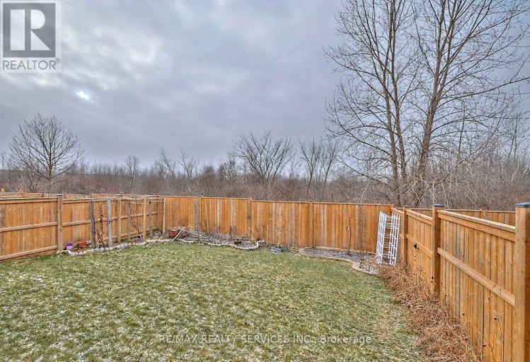 UPPER - 6045 ERNEST CRESCENT, Niagara Falls (Forestview), Ontario, L2H0H9