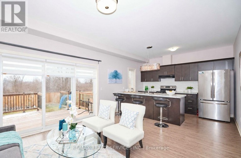 UPPER - 6045 ERNEST CRESCENT, Niagara Falls (Forestview), Ontario, L2H0H9