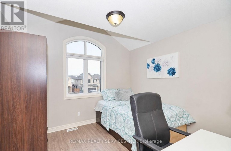 UPPER - 6045 ERNEST CRESCENT, Niagara Falls (Forestview), Ontario, L2H0H9