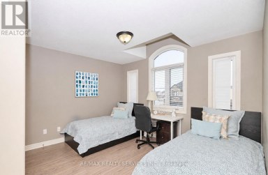 UPPER - 6045 ERNEST CRESCENT Niagara Falls (Forestview) Ontario photo 8