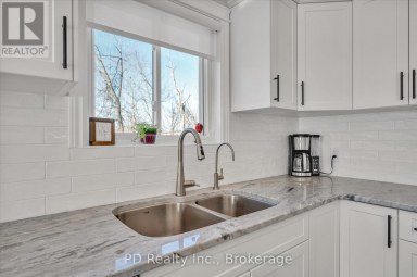 4 QUEEN STREET N Kawartha Lakes (Omemee) Ontario photo 14