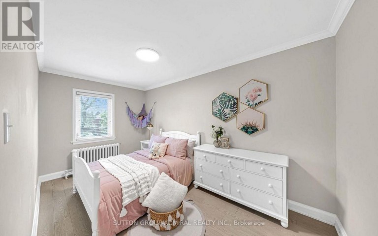 451 WHITMORE AVENUE, Toronto (Briar Hill-Belgravia), Ontario, M6E2N6