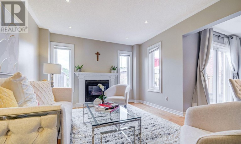 36 TWISTED OAK STREET, Brampton (Sandringham-Wellington), Ontario, L6R1T1