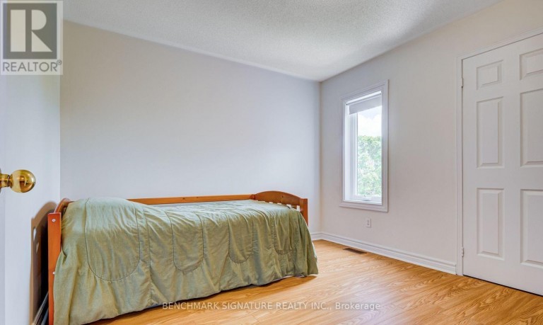 36 TWISTED OAK STREET, Brampton (Sandringham-Wellington), Ontario, L6R1T1