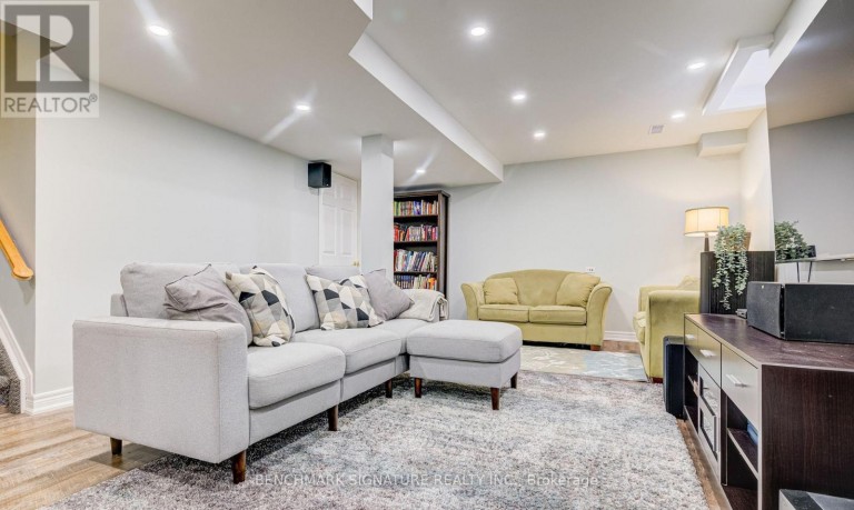 36 TWISTED OAK STREET, Brampton (Sandringham-Wellington), Ontario, L6R1T1