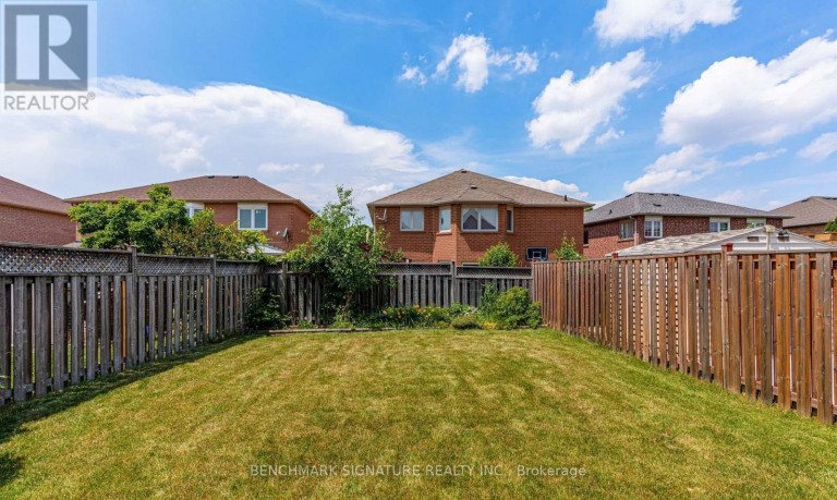 36 TWISTED OAK STREET, Brampton (Sandringham-Wellington), Ontario, L6R1T1