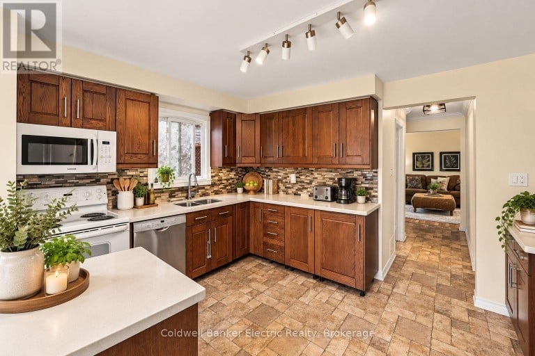 40 STEPHEN AVENUE, Clarington (Courtice), Ontario, L1E1Z1