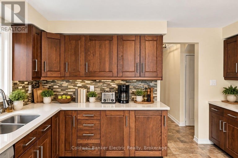 40 STEPHEN AVENUE, Clarington (Courtice), Ontario, L1E1Z1