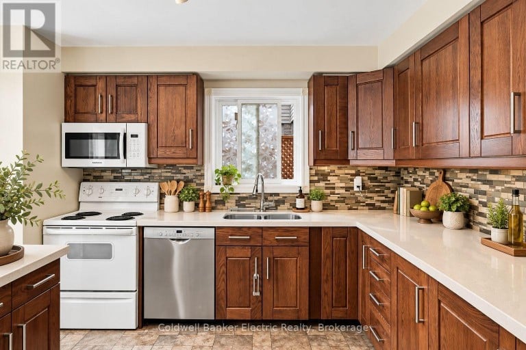 40 STEPHEN AVENUE, Clarington (Courtice), Ontario, L1E1Z1