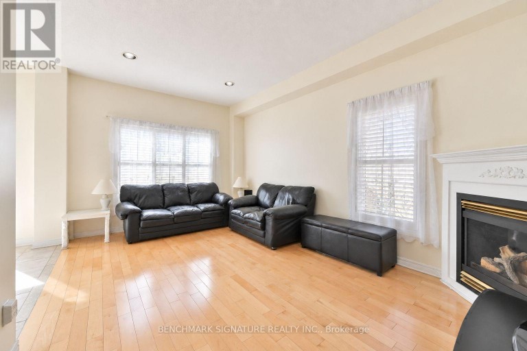 27 AVENIDA STREET, Markham (Middlefield), Ontario, L3S4J4