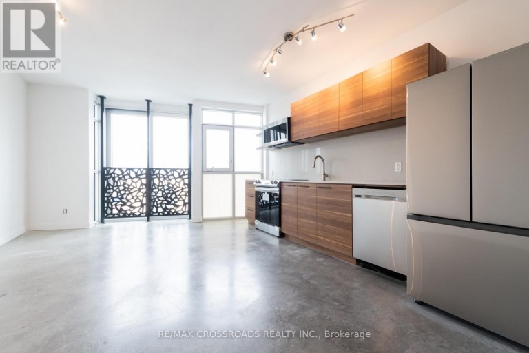 3A - 3333 DUNDAS STREET W, Toronto (Junction Area), Ontario, M6P2A6