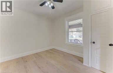 180 HEWAT Street Cambridge Ontario photo 2