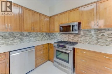 180 HEWAT Street Cambridge Ontario photo 3