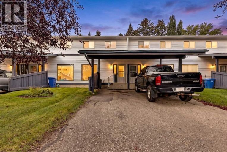 105, 107 Elm Place, Okotoks, Alberta, T1S1J1