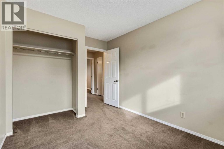 105, 107 Elm Place, Okotoks, Alberta, T1S1J1