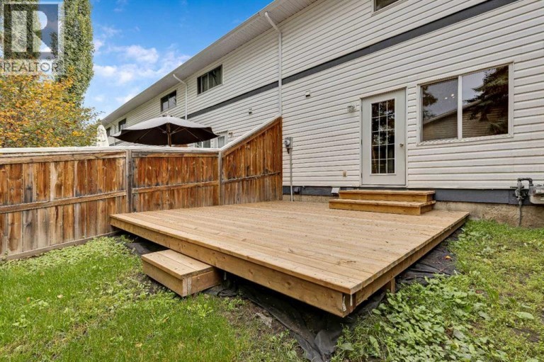 105, 107 Elm Place, Okotoks, Alberta, T1S1J1