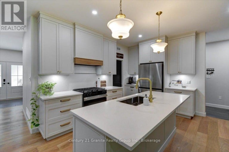 6 NEWPIERCE DRIVE, Stirling-Rawdon (Rawdon Ward), Ontario, K0K3E0