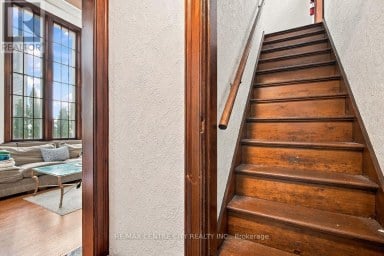 245 BERNARD AVENUE London East (East B) Ontario photo 21