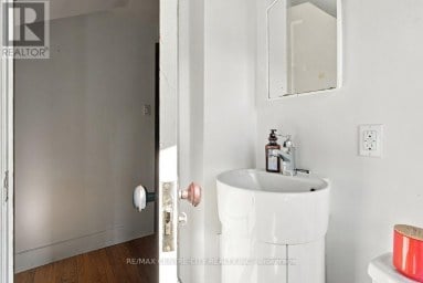 245 BERNARD AVENUE London East (East B) Ontario photo 31