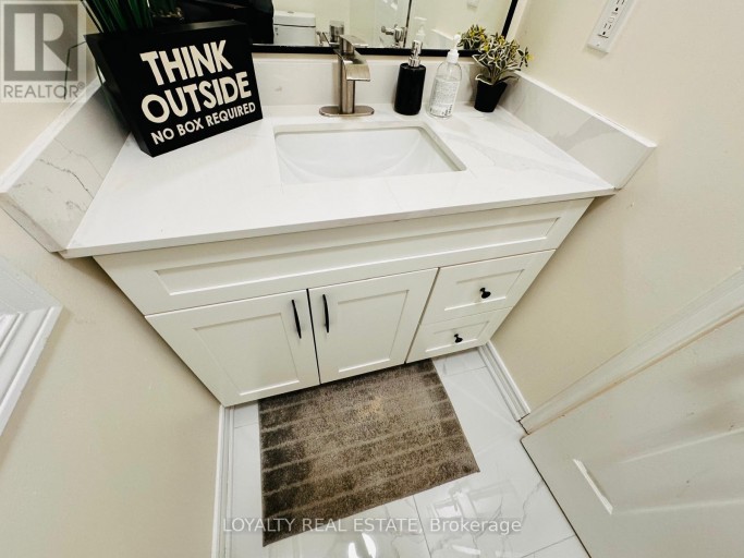 28 THORP CRESCENT, Ajax (Central West), Ontario, L1T0G9