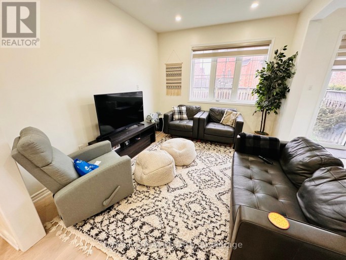 28 THORP CRESCENT, Ajax (Central West), Ontario, L1T0G9
