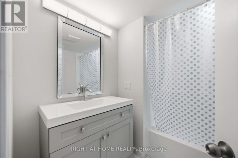 1351 WARDEN AVENUE, Toronto (Wexford-Maryvale), Ontario, M1R2R9