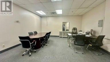 102 - 2425 EGLINTON AVENUE E Toronto (Kennedy Park) Ontario photo 4