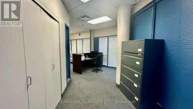 102 - 2425 EGLINTON AVENUE E Toronto (Kennedy Park) Ontario photo 6