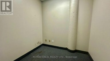 102 - 2425 EGLINTON AVENUE E Toronto (Kennedy Park) Ontario photo 7