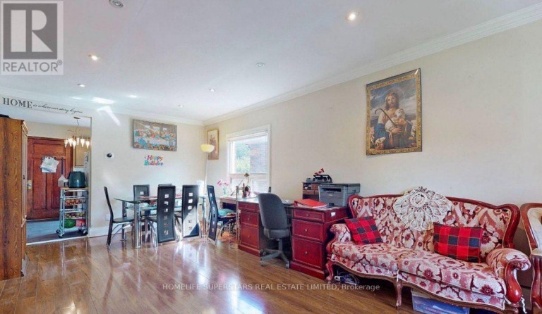94 YPRES ROAD, Toronto (Keelesdale-Eglinton West), Ontario, M6M1P3