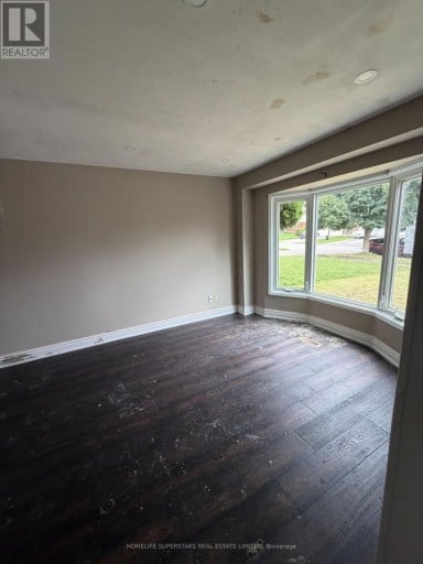 8 BUTTERFIELD CRESCENT, Whitby (Rolling Acres), Ontario, L1R1J2
