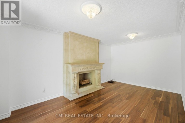 127 O'CONNOR CRESCENT, Richmond Hill (North Richvale), Ontario, L4C7R7