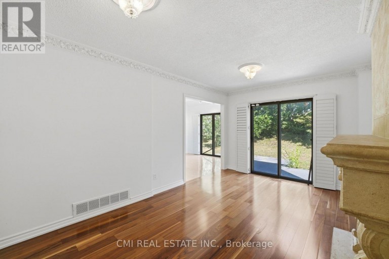 127 O'CONNOR CRESCENT, Richmond Hill (North Richvale), Ontario, L4C7R7
