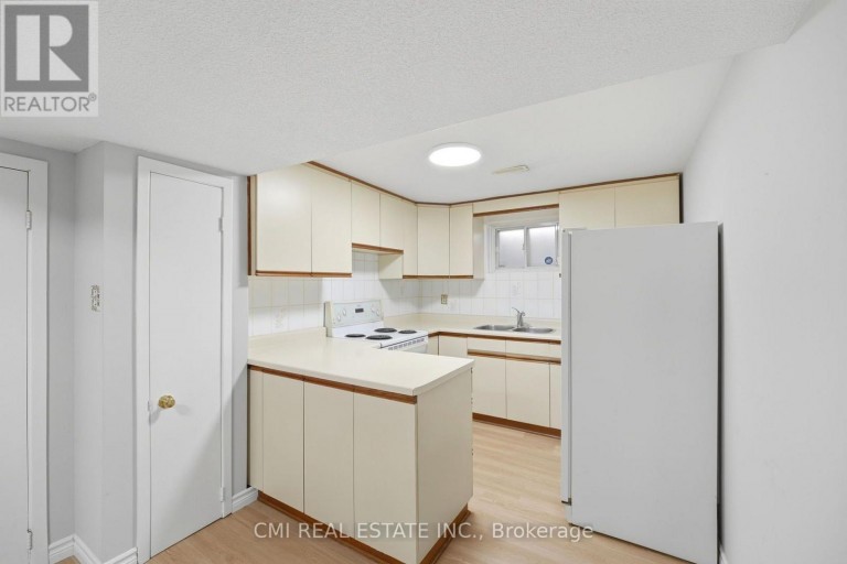 127 O'CONNOR CRESCENT, Richmond Hill (North Richvale), Ontario, L4C7R7