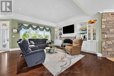 35 WENDAT TRAIL Springwater (Midhurst) Ontario photo 16