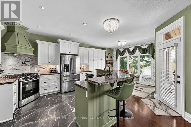 35 WENDAT TRAIL, Springwater (Midhurst), Ontario, L9X0V4
