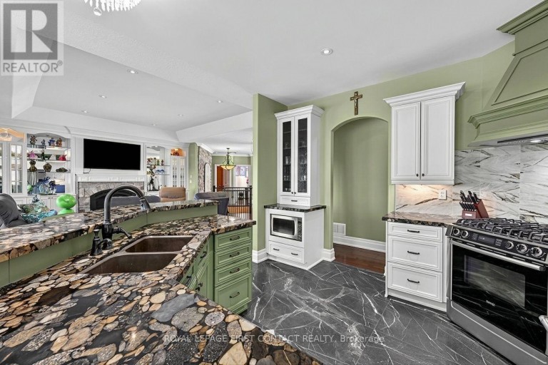 35 WENDAT TRAIL, Springwater (Midhurst), Ontario, L9X0V4