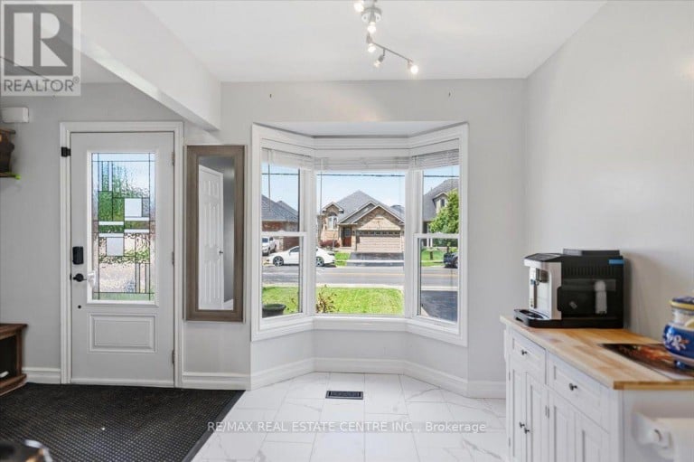 4804 JOHN STREET, Lincoln (Beamsville), Ontario, L3J0P5