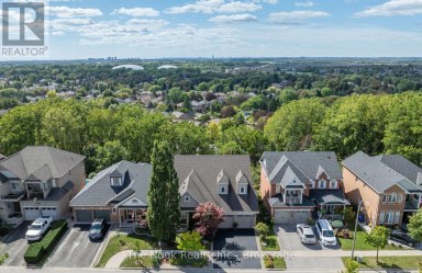 70 JAMES ROWE DRIVE, Whitby (Williamsburg), Ontario
