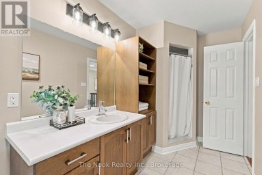 70 James Rowe Drive, Whitby (williamsburg) Ontario