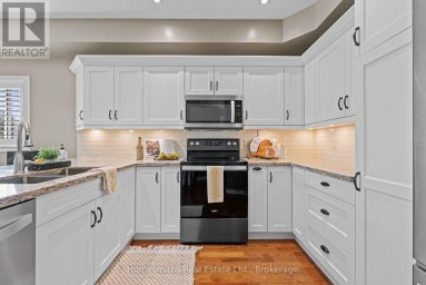 461 KING AVENUE E Clarington (Newcastle) Ontario photo 9