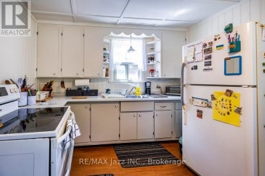 162 COLLEGE AVENUE Oshawa (Vanier) Ontario photo 15