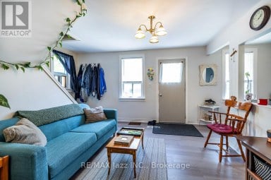 162 COLLEGE AVENUE Oshawa (Vanier) Ontario photo 3