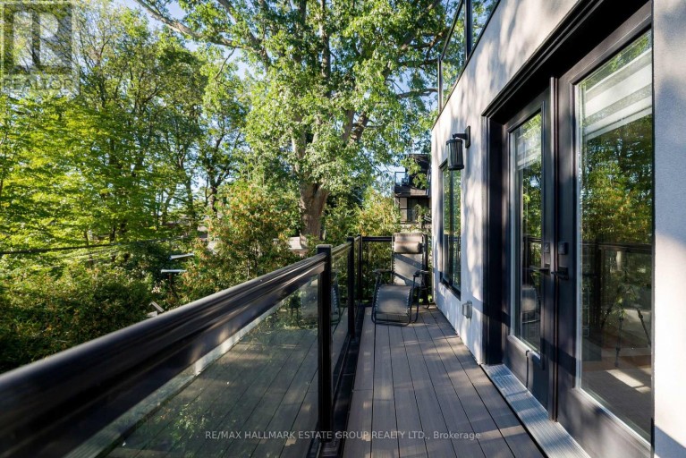 70 BELLEFAIR AVENUE, Toronto (The Beaches), Ontario, M4L3T8