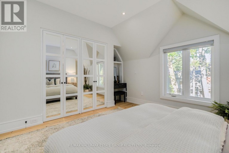 70 BELLEFAIR AVENUE, Toronto (The Beaches), Ontario, M4L3T8