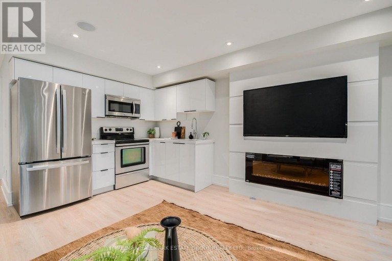 70 BELLEFAIR AVENUE, Toronto (The Beaches), Ontario, M4L3T8