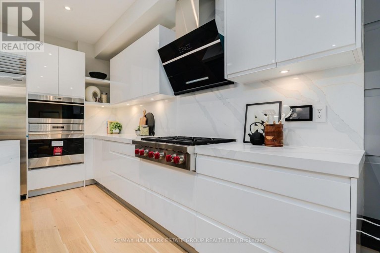 70 BELLEFAIR AVENUE, Toronto (The Beaches), Ontario, M4L3T8