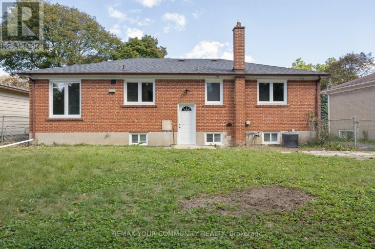 110 EVAHILL CRESCENT, Richmond Hill (Mill Pond), Ontario, L4C4S7