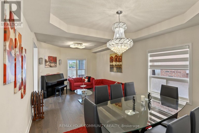 21 ENGLISH OAK DRIVE, Richmond Hill (Oak Ridges), Ontario, L4E3W1