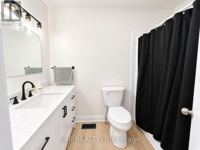 1488 SWANAGE CRESCENT, Mississauga (Clarkson), Ontario, L5J3N8